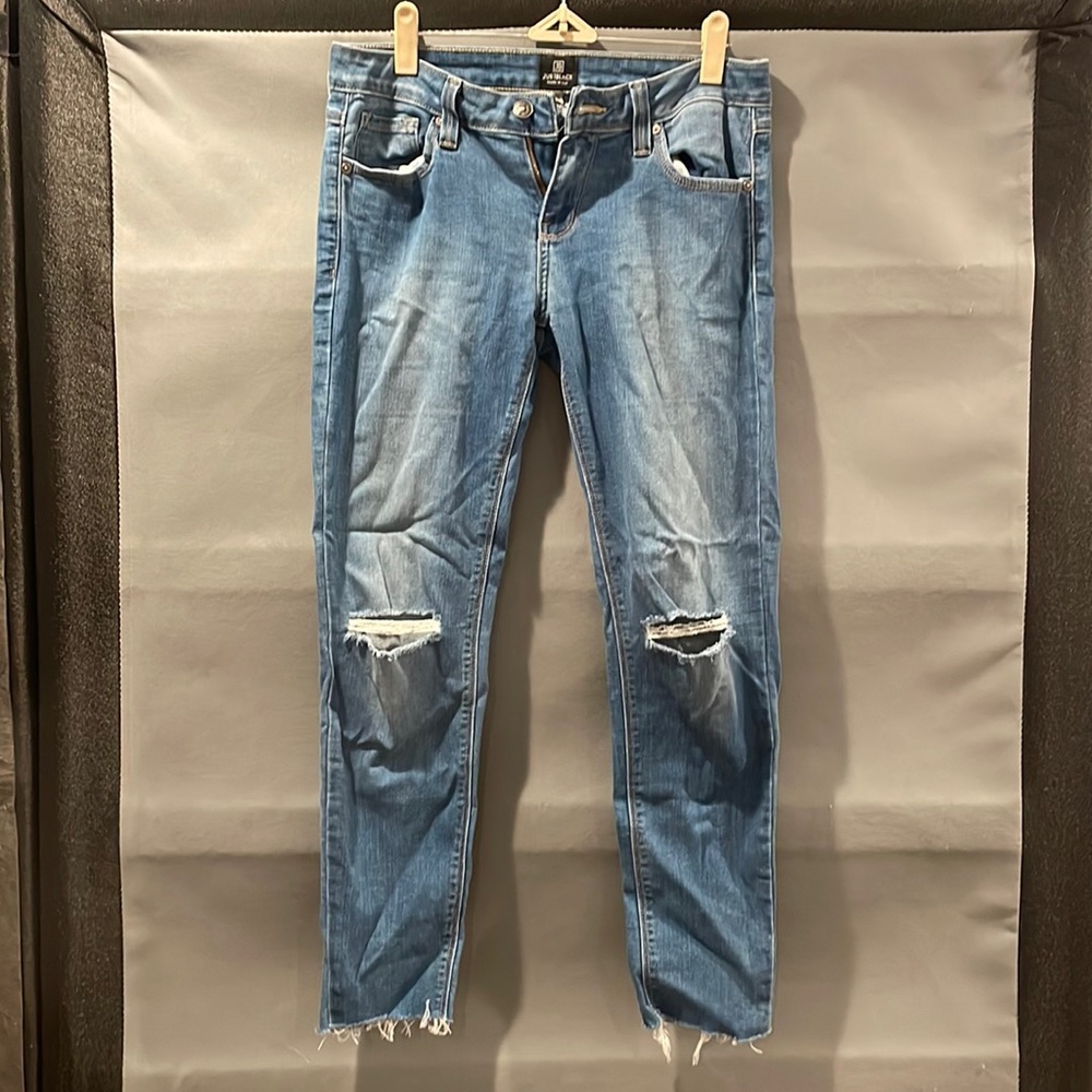 Skinny jeans with rips
